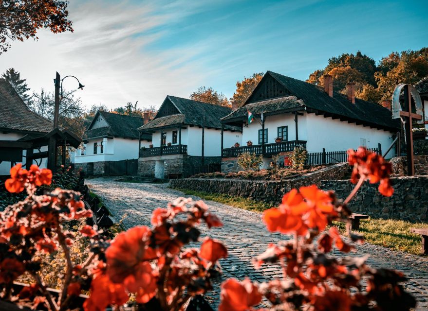 Hollókő Ethnographic Village: Day Tour from Budapest - The Budapest pickup and 80-minute ride