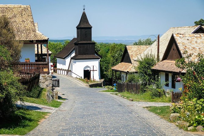 HOLLÓKŐ UNESCO World Heritage site + Eger Castle Private guided tour - Should you book Hollókő and Eger together?