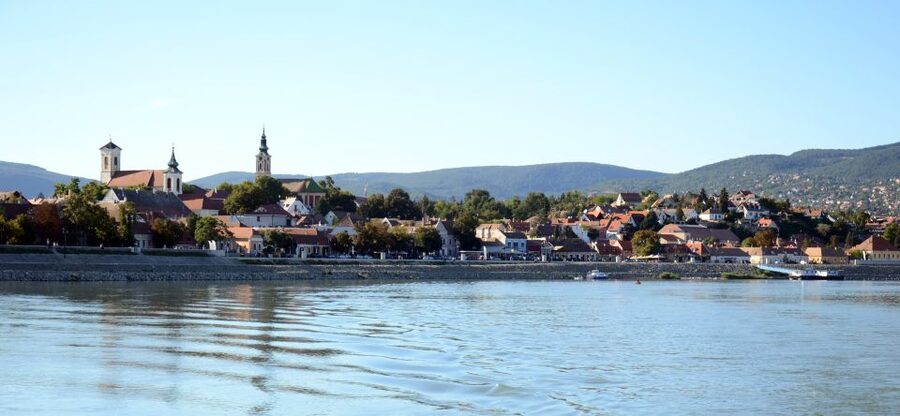 Hungary: Full-Day Private Danube Bend Tour - Guides, languages, and the feel of the day