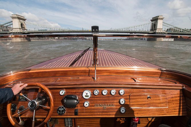 Luxurious, private day cruise with a waterlimousine to Szentendre - What this private Danube cruise really offers