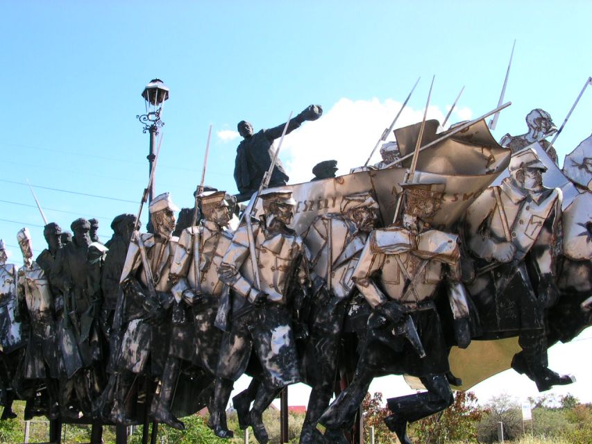 Memento Park: Official Guided Tour with Entry Ticket - Key points to know before you go
