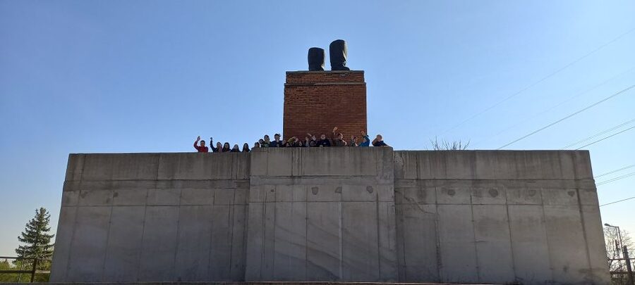 Memento Park: Official Guided Tour with Entry Ticket - Why Memento Park is different from an ordinary statue garden