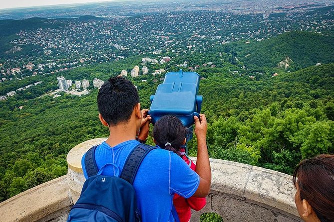 Panoramic hike around Budapest - Hiking toward Elizabeth Lookout