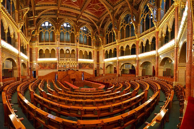 Parliament Tour in Budapest with Audio Guide - Audio guide versus a real person