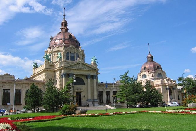 Private 4-hours City Tour of Budapest with private guide and Hotel Pick-up - What the private guide adds