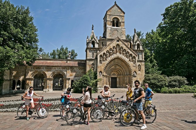 Private Budapest Bike Tour with Cafe Stop - City Park, Széchenyi Baths, and Vajdahunyad Castle