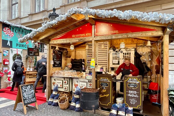 Private Budapest Christmas Market Tour with Chimney Cake & Mulled Wine - The guide can add more than the route promises