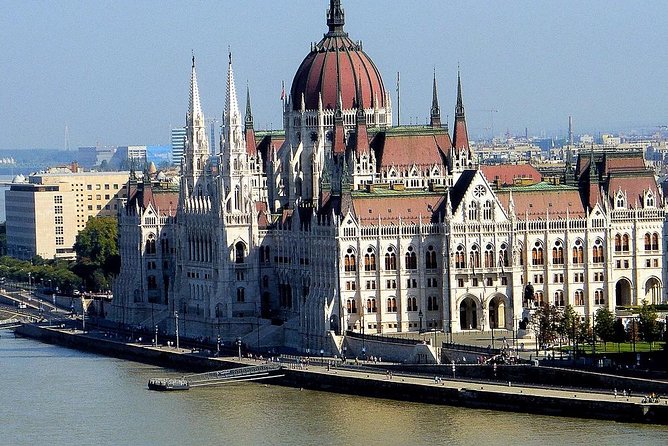 Private Budapest City Tour by Car - What the $230 price buys you