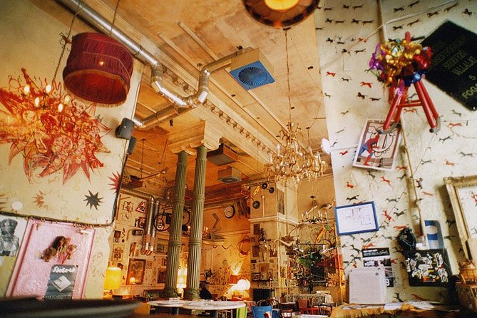 Private Budapest Ruin Bar Tour with Local Drinks & Street Food - Local drinks, beer, wine, and the food question