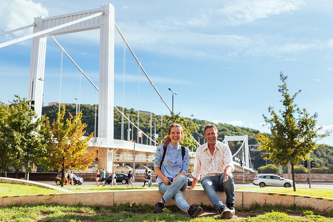 Private City Kickstart Tour: Budapest - Vigadó Square and the Danube setting