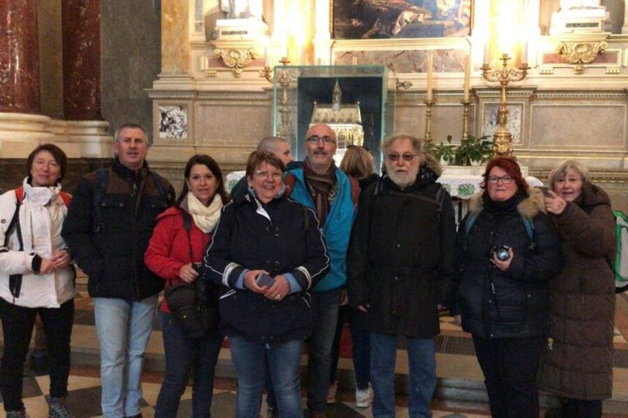 Private Custom Tour with Local Guide Budapest - Seeing the major sights without a fixed script