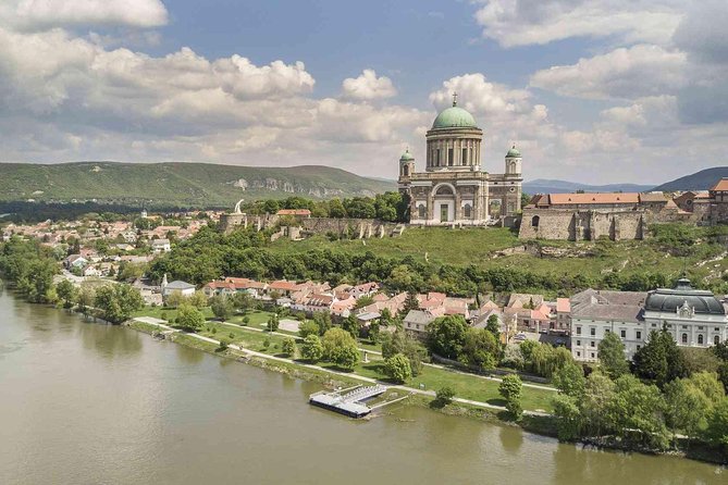 Private Danube Bend Experience with a comfortable air conditioned car - Why the Danube Bend makes a good day trip
