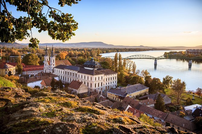 Private Danube Bend Experience with a comfortable air conditioned car - A private guide changes the pace