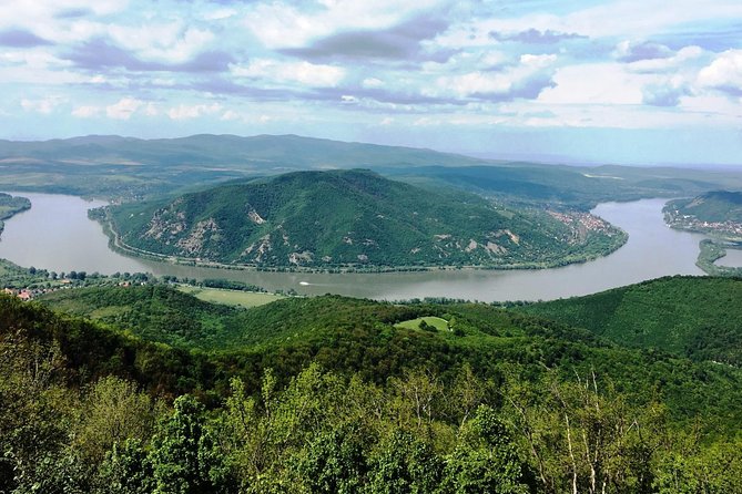 Private Danube Bend Experience with a comfortable air conditioned car - The comfort of a private car in summer