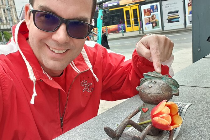 Private Family Friendly Walking Tour with Children in Budapest - How the guide keeps children involved