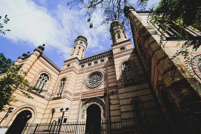 Private Jewish Heritage Tour of Budapest with Local Expert - Rumbach Street Synagogue and Moorish decoration