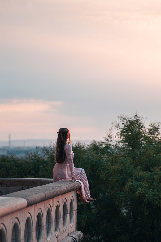 Private photography photo session at Fisherman Bastion - Who will enjoy this most?