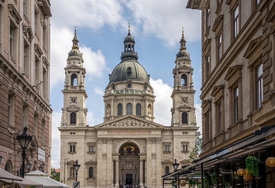 Private tour: Budapest>Szentendre>Visegrád>Esztergom & back - What your driver does, and what the driver does not do