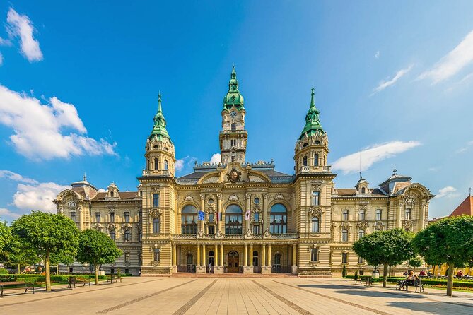 Private Tour from Budapest to Prague Sightseeing - Győr’s Baroque streets and 1900 Town Hall