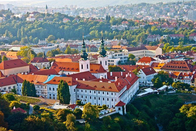 Private Transfer from Budapest to Prague with 2 hours for sightseeing - Is $439.50 per person fair?