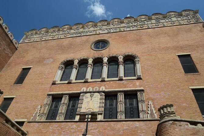 Private Walking Tour in The Jewish District Budapest - Szimpla Kert and the Ruin Pub Question