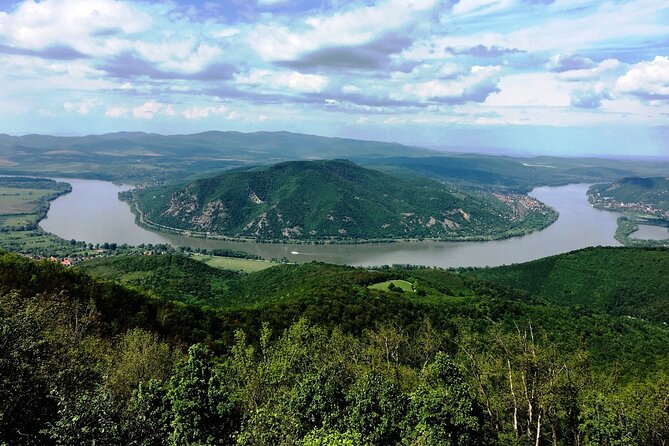 Scenic Danube River bend hills & the Art Town: Private Car Tour - Key points before you book