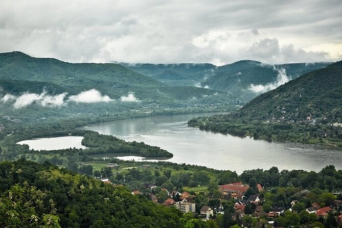 Scenic Danube River bend hills & the Art Town: Private Car Tour - Lunch with Hungarian choices