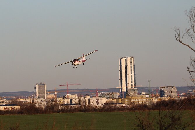 Sightseeing flight over Budapest - What you see along the Danube