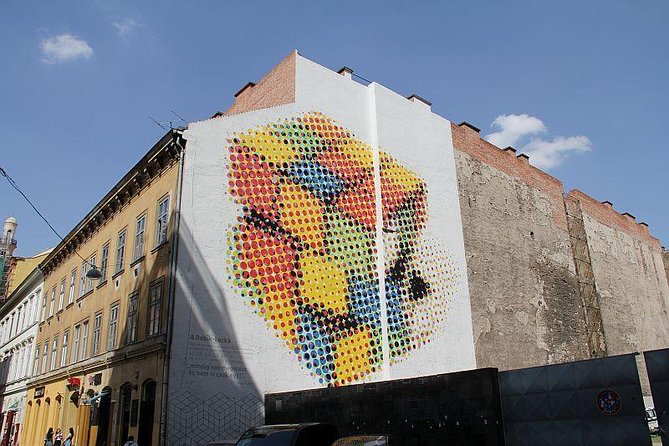 Street Art Tour Budapest - Street art as a way to read modern Hungary