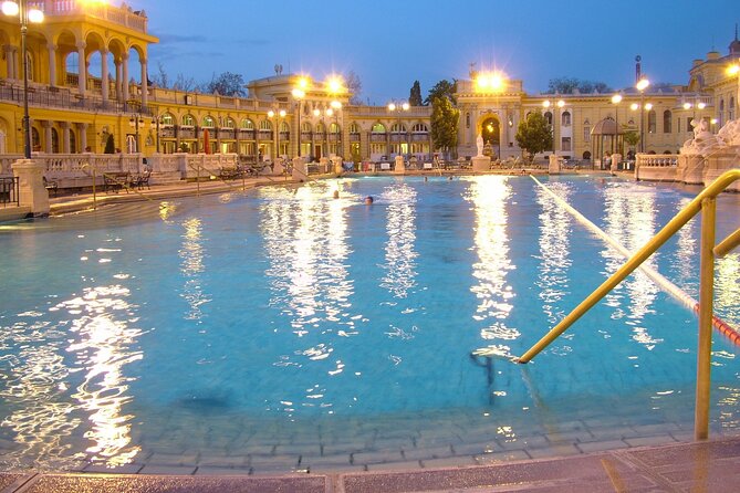 Széchenyi Thermal Spa Palm House Pass - Exclusive Area - How private is the private cabin?