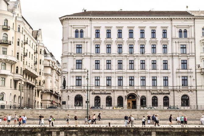 The beginner's guide to Budapest - Budapest Sightseeing Tour - The café pause that breaks up the sightseeing