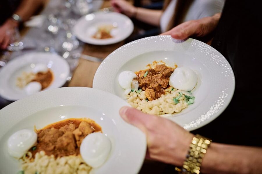 Tipsy Guided Food Tour with Drinks Included in Budapest - Ending with flódni and a broader picture of Budapest