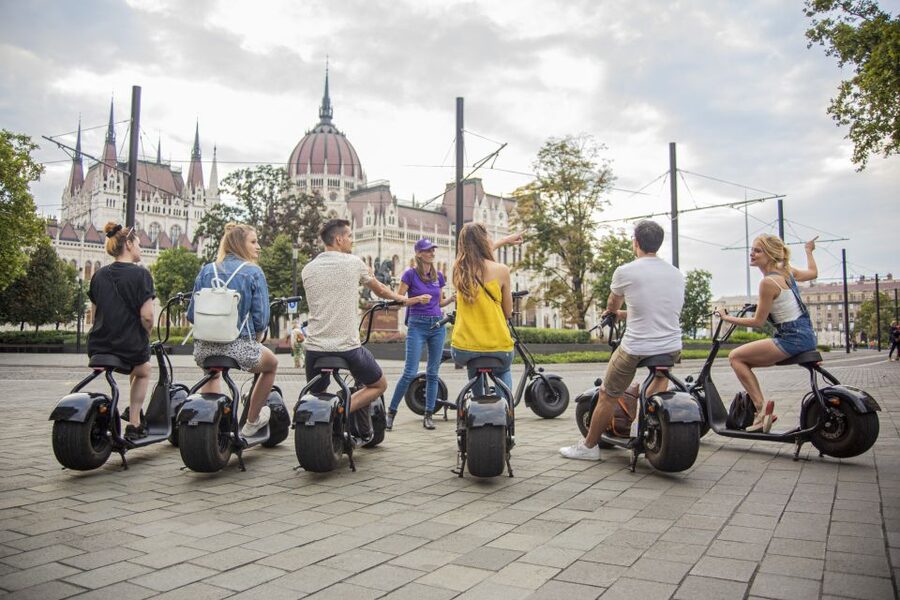 Top sights of Pest downtown on e-scooters incl. Parliament - Meeting at Deák Ferenc tér