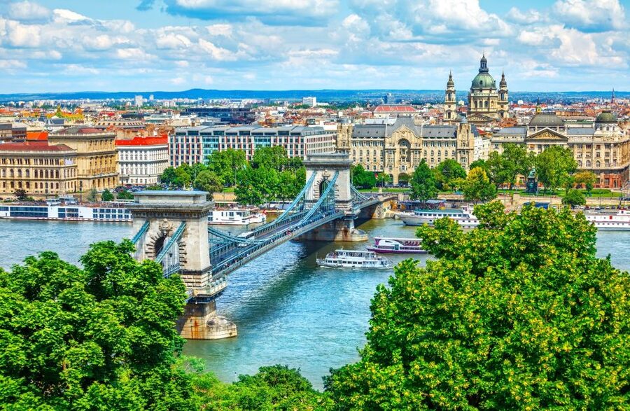 Vienna: Budapest Day Trip - Leaving Vienna for Budapest by road