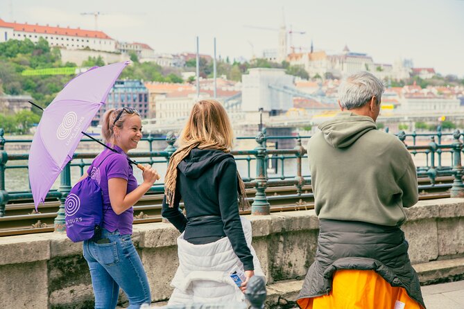 Walking Tour Budapest incl. the Shoes on the Danube Bank - Chain Bridge, Erzsébet Square, and the route’s shape