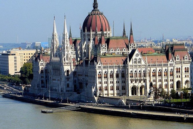 Wonders of Budapest, private tour by car! - A fast, useful introduction to Budapest